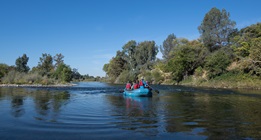 DWR hosts a tour on the Feather River at the Oroville Salmon Festival