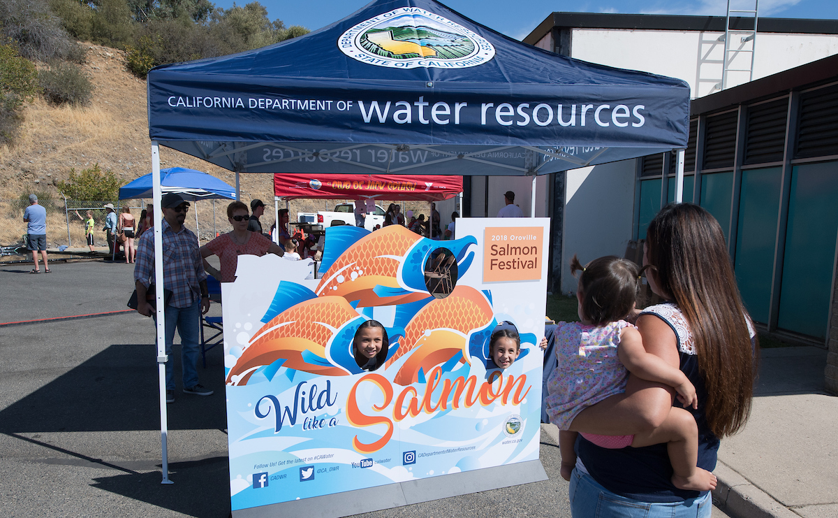 DWR Helps Educate Thousands at Oroville Salmon Festival