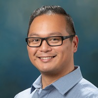 Headshot of Sean de Guzman